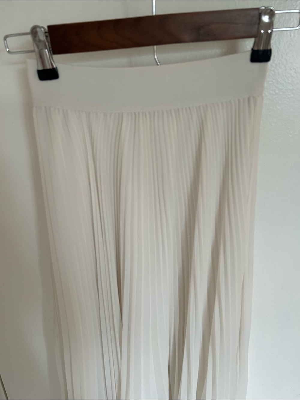 Aritzia Wilfred Pleated white Maxi Skirt - Picture 3 of 5